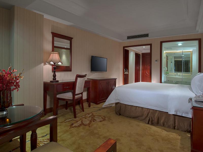 Vienna Hotel Shenzhen Exibition Center Exterior photo