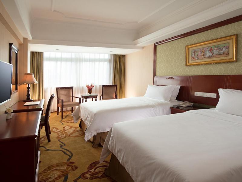 Vienna Hotel Shenzhen Exibition Center Exterior photo